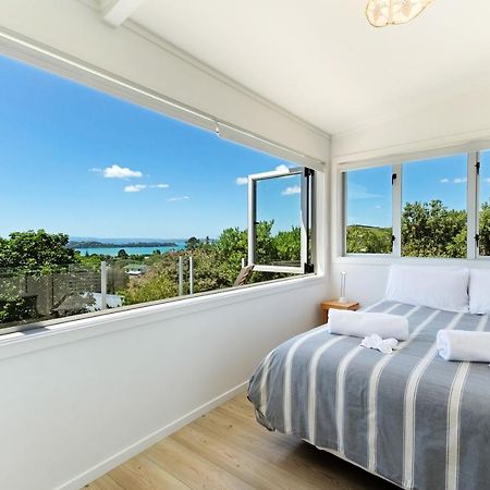 Tiri Cottage - Sea Views In Oneroa By Waiheke Unlimited Waiheke Island Exterior photo