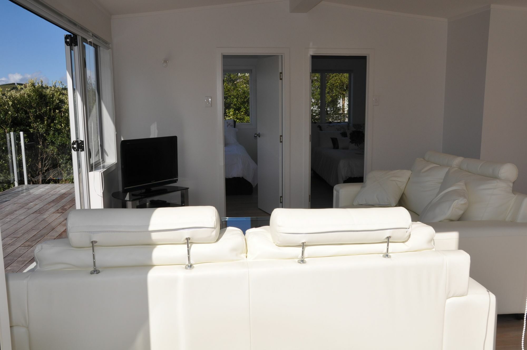 Tiri Cottage - Sea Views In Oneroa By Waiheke Unlimited Waiheke Island Exterior photo