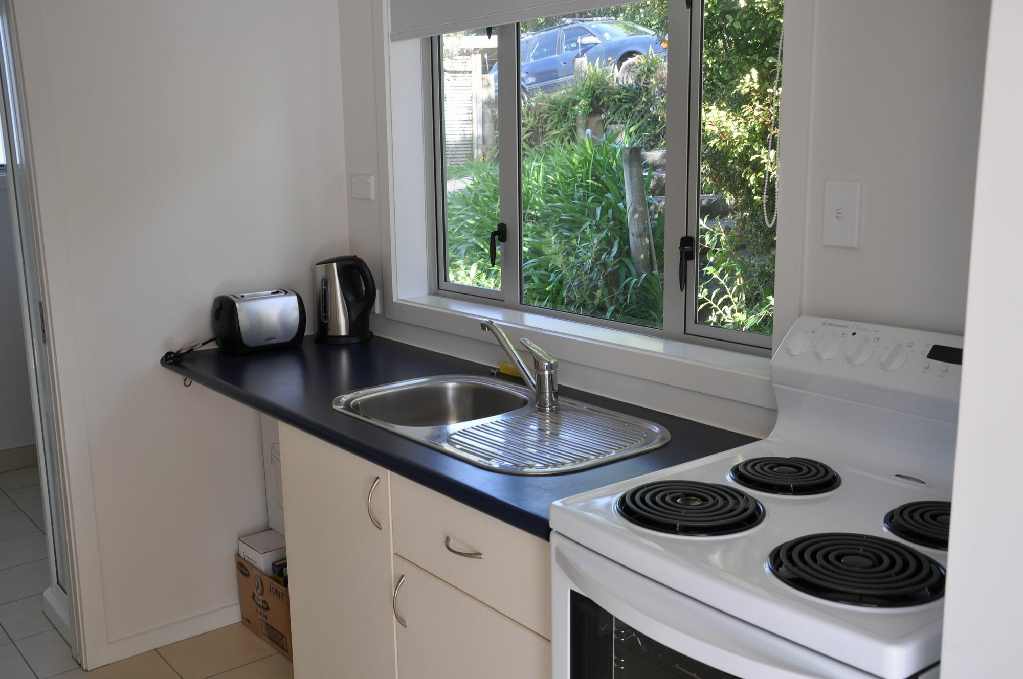 Tiri Cottage - Sea Views In Oneroa By Waiheke Unlimited Waiheke Island Exterior photo